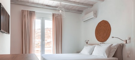 Junior Suite with Side Sea View