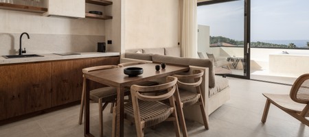 Panoramic Hot Tub Suite