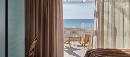 Deluxe Seafront Suite