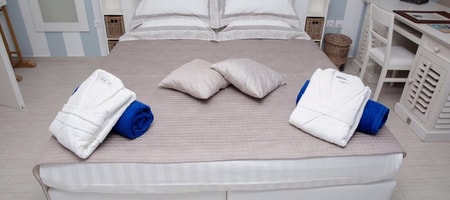 Junior Suite with Side Sea View