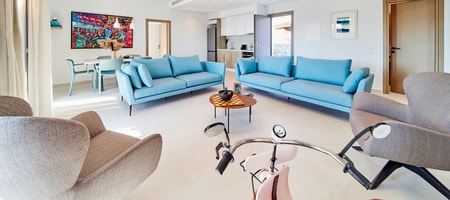 Luxury One Bedroom Suite with Sea View