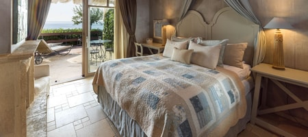 Deluxe Suite 4