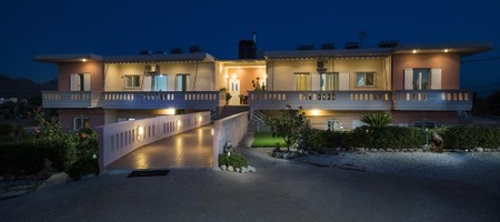 Skamagkas M. Apartments Crete