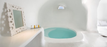 Character | Superior Cave Room with Indoor Plunge Pool & Caldera View