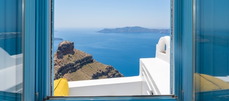 Poet's Upper floor Suite outdoor mini plunge pool and Caldera View