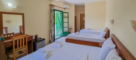 Triple Room with Mountain View