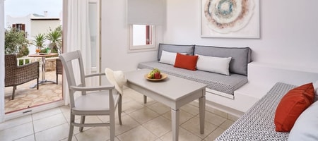 Suite Front View Garden