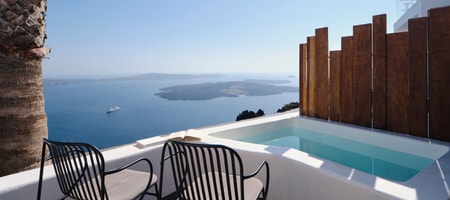Superior Cave with Caldera View & Outdoor Hot Τub