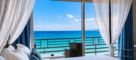Blue Sky Suite with Jacuzzi - Sea View