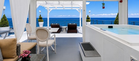 Master Sky Suite with Private Jacuzzi & Sauna – Sea View