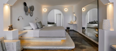 Elegant Suite With Caldera View