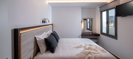 Deluxe One Bedroom Apartment with Jetted Tub