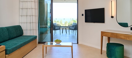 One-Bedroom Suite Sea View