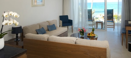 One-Bedroom Suite Sea View