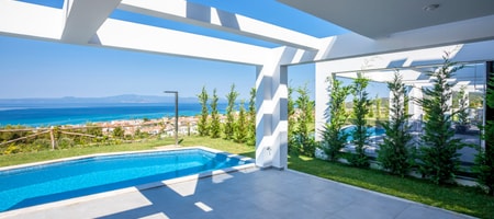 Sunshine Luxury Villa | Private Heated Pool
