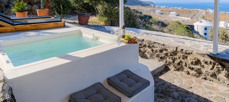 Villa with Sea View and Outdoor Heated Jacuzzi