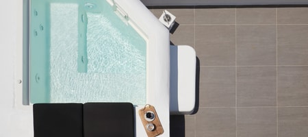 Deluxe Room with hot tub and sea view