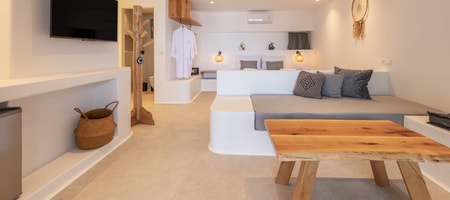 Superior Suite with Sea and Pool View & Outdoor Jacuzzi