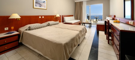Family Room Sea View Main Building