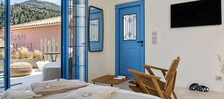 Luxury Suite with Jacuzzi & Sea View