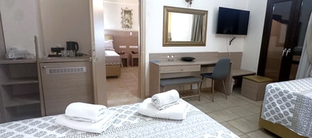 CONNECTED ROOMS 6 PERSONS
