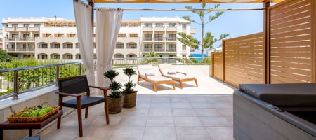 Premium Suite with Outdoor Jetted Tub