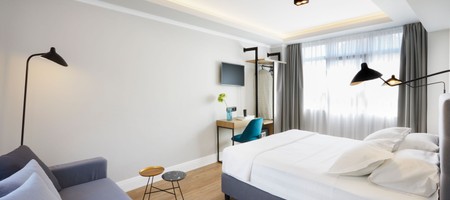 Junior Suite with Park View (3pax)