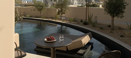 Deluxe Partial Sea View room with sharing Pool