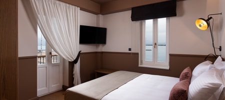 Two-Bedroom Suite with Direct Sea View 39m²