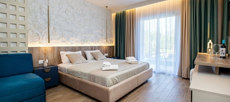 Deluxe Triple With Private Pool