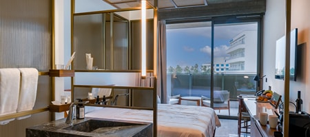 Deluxe Partial Sea View