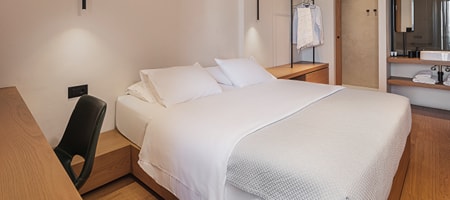 Deluxe Double Bedroom