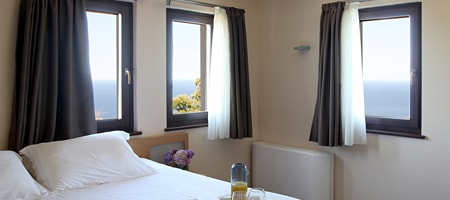 Family Sea View Room with jacuzzi for 4 people