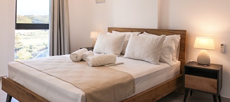 Cream Cozy Getaway - 3 Pearls Pool Retreat