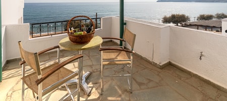 Seafront Suite Niovi