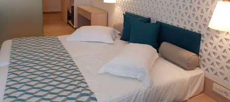 TWIN plus EXTRA BED