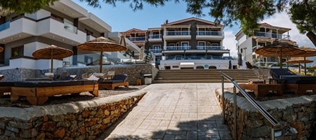 Trizonia Bay Hotel