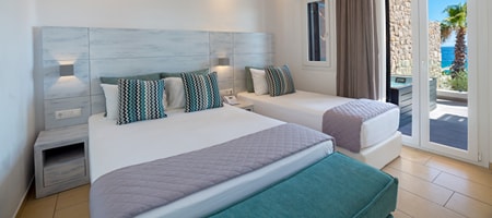 Sea View Apartment for 5 people with Big Balcony and Outdoor Hot Tub