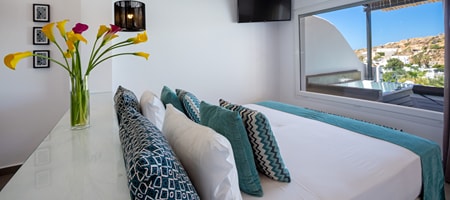 Deluxe Triple Room with Side Sea View & Outdoor Jacuzzi