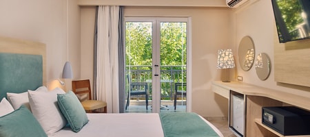 Upper Floor Room with Garden View - 25m²
