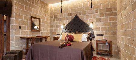 Queen Suite with spa bath