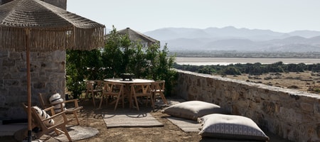 Elegant Two Bedroom with Indoor Jacuzzi (Naxian Rhapsody)