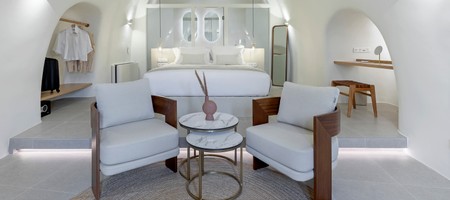 Deluxe Suite with Indoor Jacuzzi