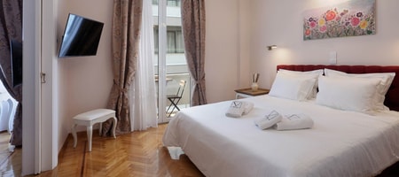 Apartment with separate kitchen (Fully Renovated  one bedroom apartment with separate kitchen 1 min to Syntagma Sq.)