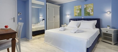 Penthouse (Fully Renovated Penthouse 2 bedroom apartment Terrace 1 min to Syntagma Sq.)