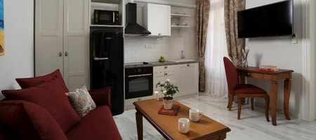 Studio (Fully Renovated studio one min from Syntagma sq.)