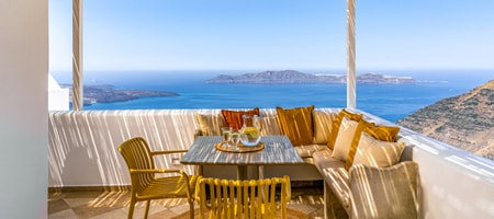 Vacay Queen Suite with Caldera View