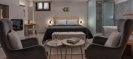 Signature Suite with Indoor Jacuzzi