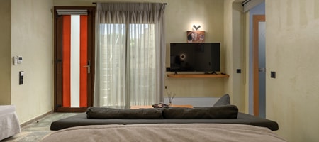 Retreat Suite with Indoor Jacuzzi