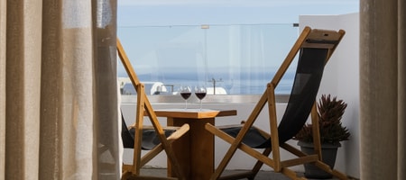 Cave suite with outdoor Hot Tub and Seaview